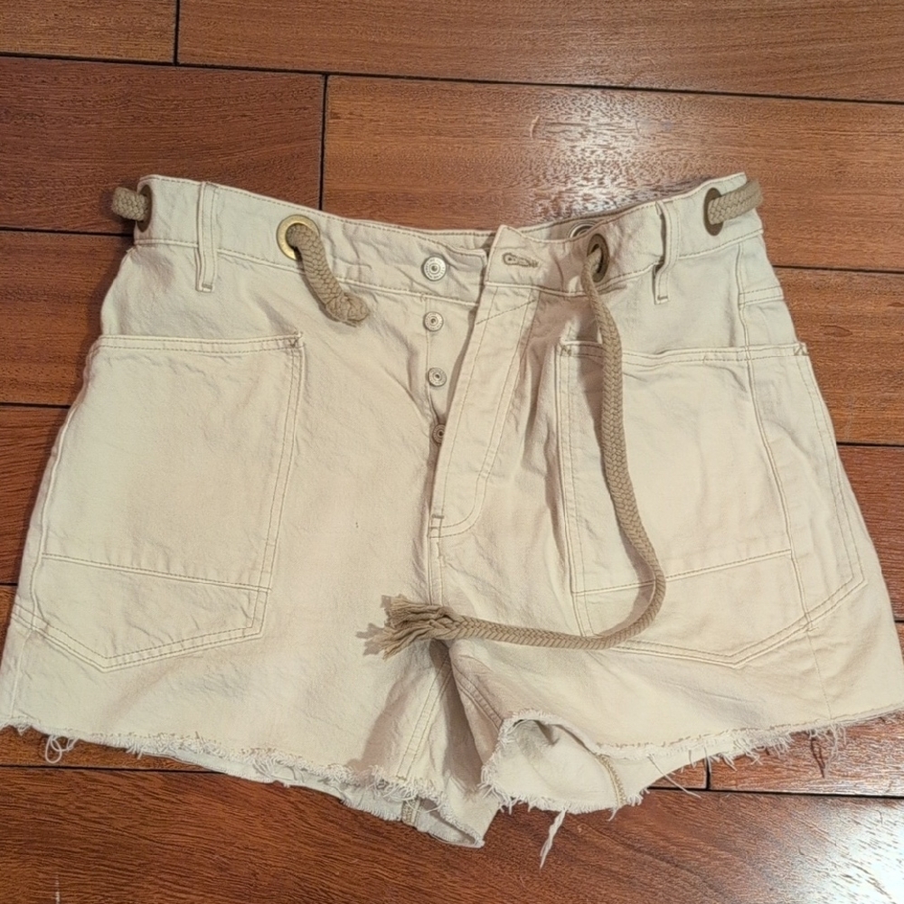 We The Free Cream Women's Cargo Shorts